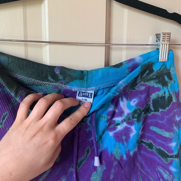 HAND DYED TIE DYE SHORTS - Picture 2 of 3